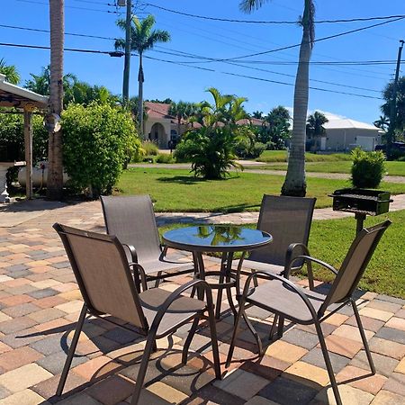 2 Bed Cottage With Pool, Close To Beach! Bbq Grills & Patio فورت مايرز المظهر الخارجي الصورة