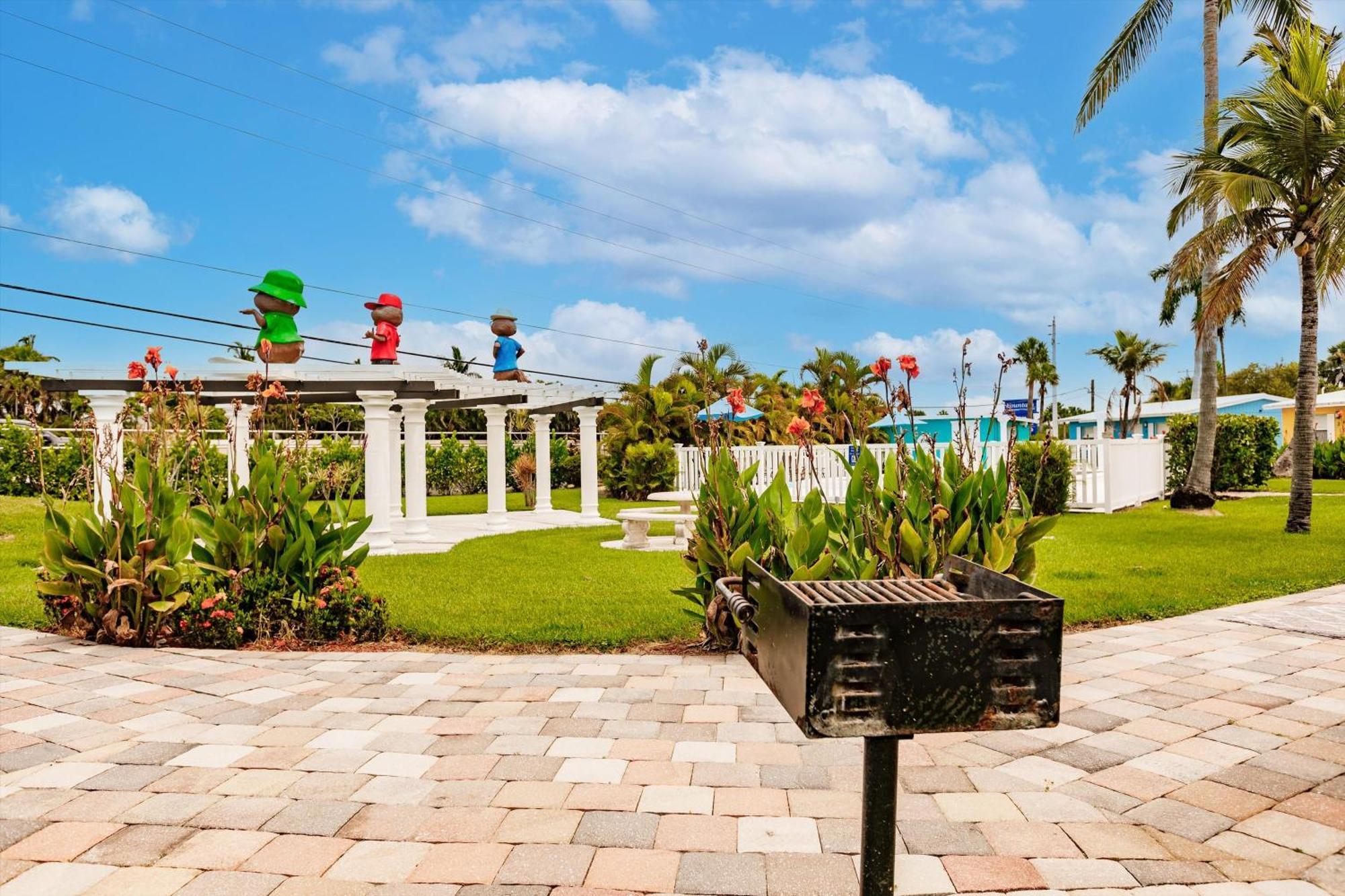 2 Bed Cottage With Pool, Close To Beach! Bbq Grills & Patio فورت مايرز المظهر الخارجي الصورة